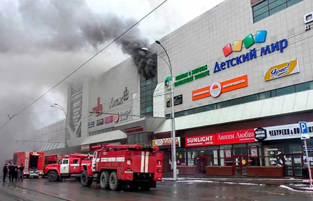 Trágico incendio en un centro comercial ruso.