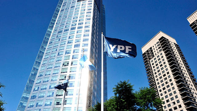 FOTO: Juicio por YPF: rechazan resolver de inmediato la demanda