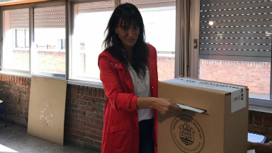 AUDIO: Natalia de la Sota recordó a su padre tras votar