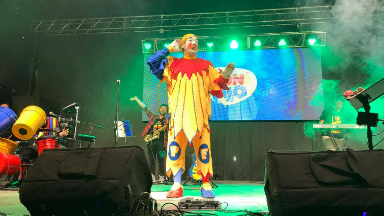 Piñón y Solcito Fijo cantaron en el Parque del Chateau