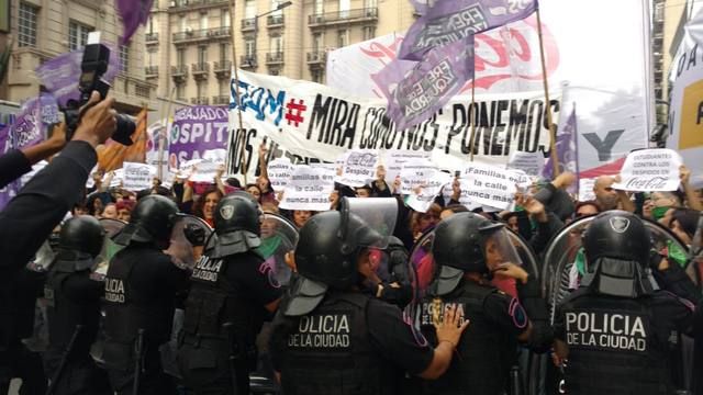 Luego de forcejeos, liberan Corrientes y Callao