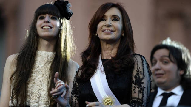 FOTO: Envían a juicio oral a CFK y a sus hijos por el caso Hotesur