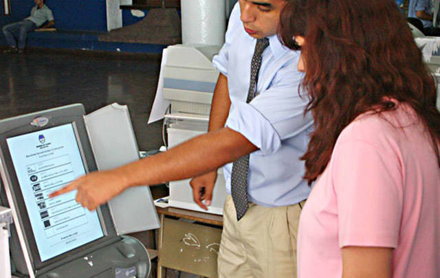 FOTO: La Falda y Marcos Juárez debutaron con el voto electrónico (Archivo).