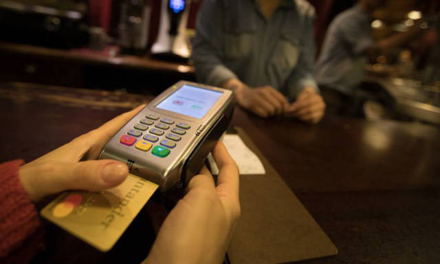 FOTO: Las propinas se podrán pagar con tarjeta de débito o crédito