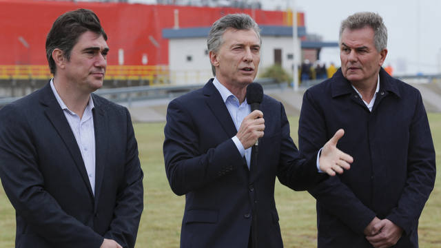 Macri: “El barco regasificador es un símbolo de despilfarro