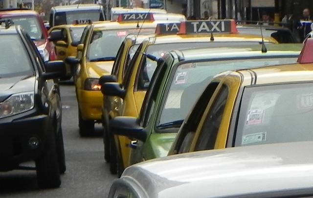 El nuevo proyecto de ordenanza para taxis y remises está en el Concejo(Foto: Archivo)