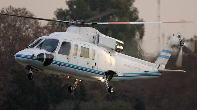 FOTO: Macri usó el helicóptero para retirar a su hija del colegio