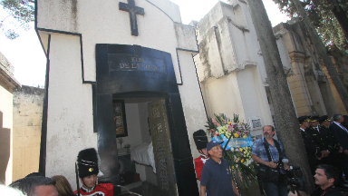 Los restos de De la Sota ya descansan en paz