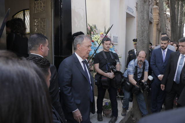 Los restos de De la Sota ya descansan en un panteón familiar