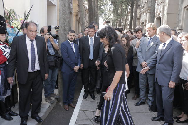 Los restos de De la Sota ya descansan en un panteón familiar