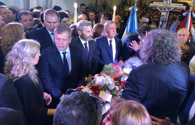 Los restos de De la Sota ya descansan en un panteón familiar