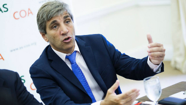 Para Caputo el dólar se tranquilizará y la inflación bajará