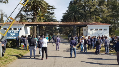AUDIO: Confirman 42 despidos (Foto: Villa María Vivo)