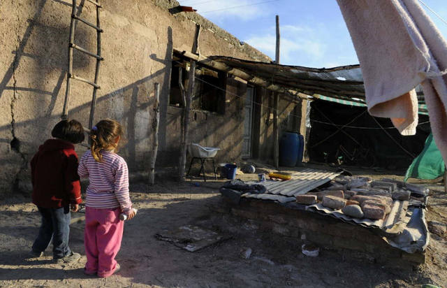 Hay casi 16 millones de pobres en Argentina.