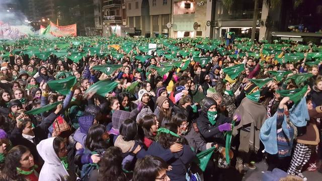Marchas en todo el país a favor y en contra del aborto