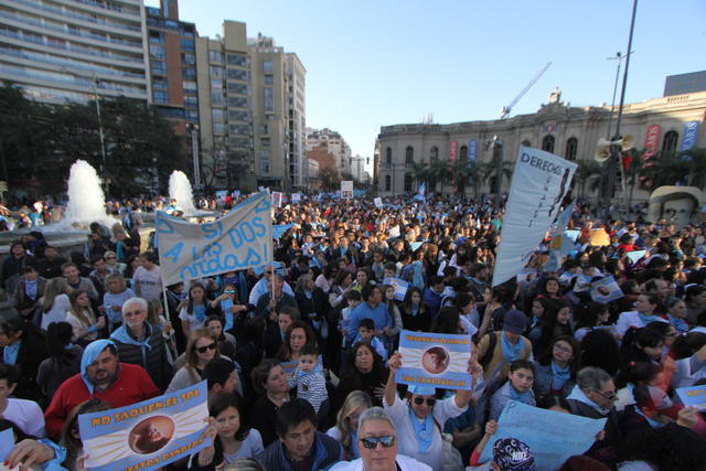 Miles de personas marcharon contra el aborto en Córdoba.