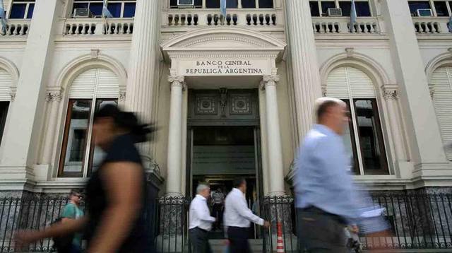 FOTO: El Banco Central recortó la tasa de Lebac a 46,5%