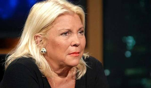 Convocan a Carrió para 