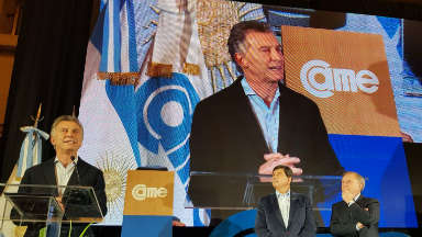 Macri prometió a los empresarios una nueva ley para pymes