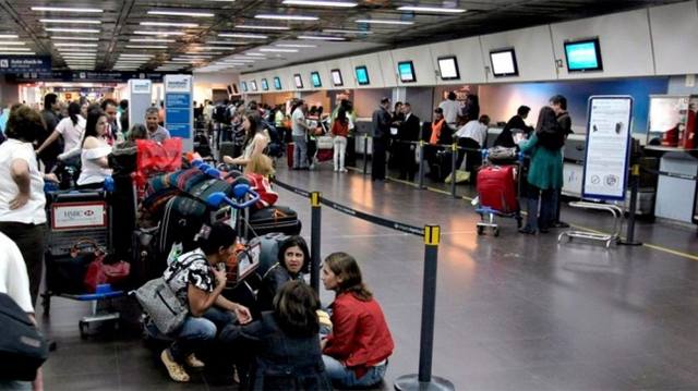 FOTO: Aerolíneas Argentinas canceló los vuelos del lunes