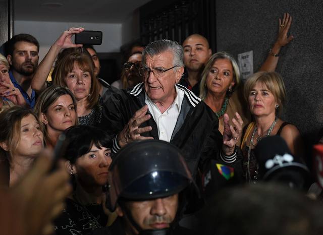 José Luis Gioja habló con la prensa en un clima de tensión.