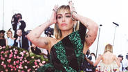 Miley Cyrus compartió el video donde es acosada por un fan