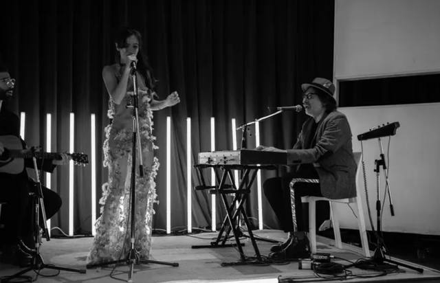 Charly García tocó en el debut musical de Brenda Asnicar