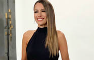 Pampita sorprendió con nuevo look: se tiñó el pelo de azul