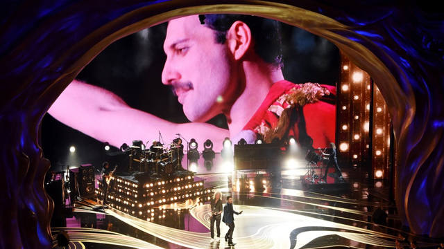 FOTO: Queen inauguró la gran velada de Hollywood a puro rock