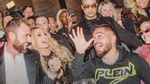 FOTO: La sugestiva foto entre Maluma y Paris Hilton en una fiesta