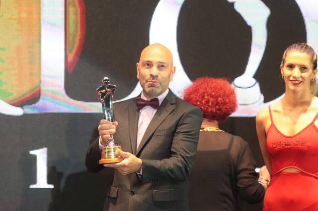 FOTO: Freddy Villarreal se llevó el premio Ana María Alfaro.