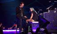 Bradley Cooper y Lady Gaga cantaron juntos en Las Vegas