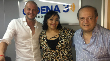 AUDIO: Andrés Teruel también se animó a cantar en Cadena 3