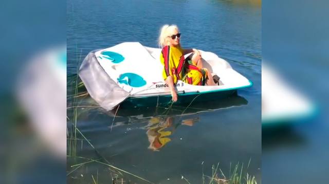 FOTO: Los divertidos videos de Susana manejando un bote a pedal