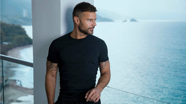Ricky Martin calentó Instagram con una foto en sunga