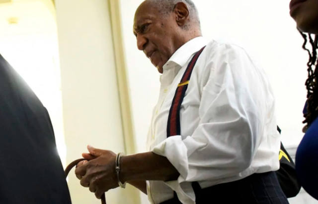 Condenaron a Bill Cosby por abuso sexual y quedó detenido