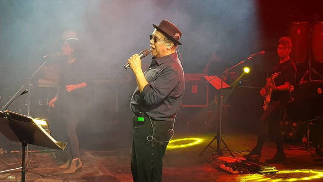 Una multitud homenajeó al