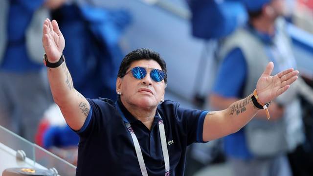 FOTO: Maradona le envió un cariñoso saludo a Ulises Bueno