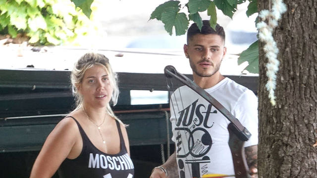 Wanda e Icardi, al natural: las fotos en su flamante mansión