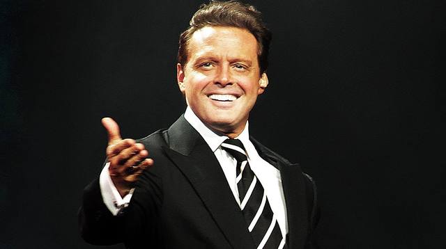 Rey interpreta a Luis Miguel desde hace 20 años.