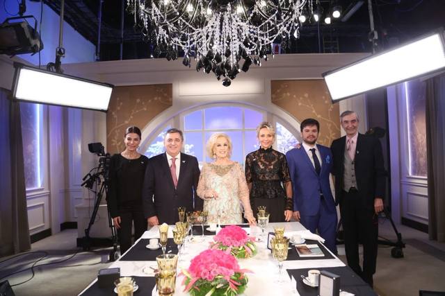 Mirtha vistió una pieza de Carlos Di Doménico