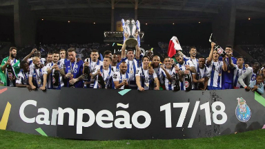 El Porto celebró su título al ritmo de Los Palmeras