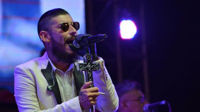 Ulises Bueno sorprendió con una canción de Dread Mar I