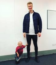 Murió actor Verne Troyer,