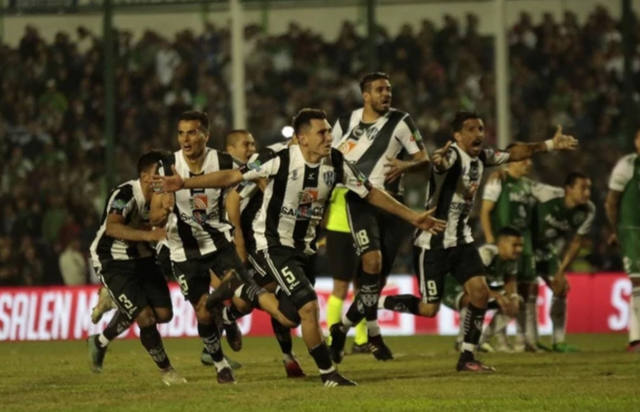 Central Córdoba hizo historia y ascendió a Primera División