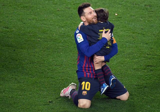 FOTO: El conmovedor festejo de Messi con sus hijos