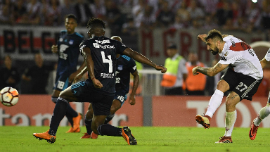 1º Gol de River (Pratto)