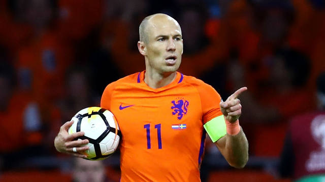 El talentoso holandés Arjen Robben anunció su retiro