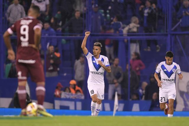 FOTO: Vélez venció a Lanús y enfrentará a Boca en cuartos