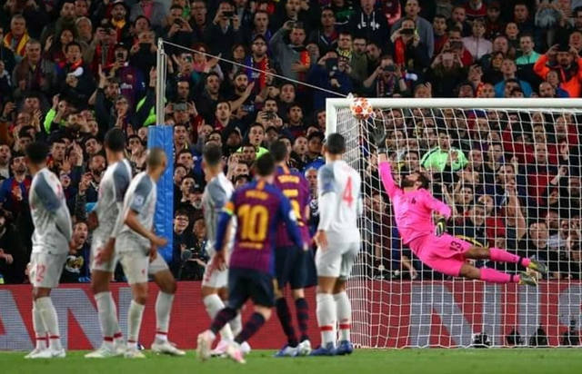 FOTO: El colosal gol de Messi que puso a sus pies al Camp Nou